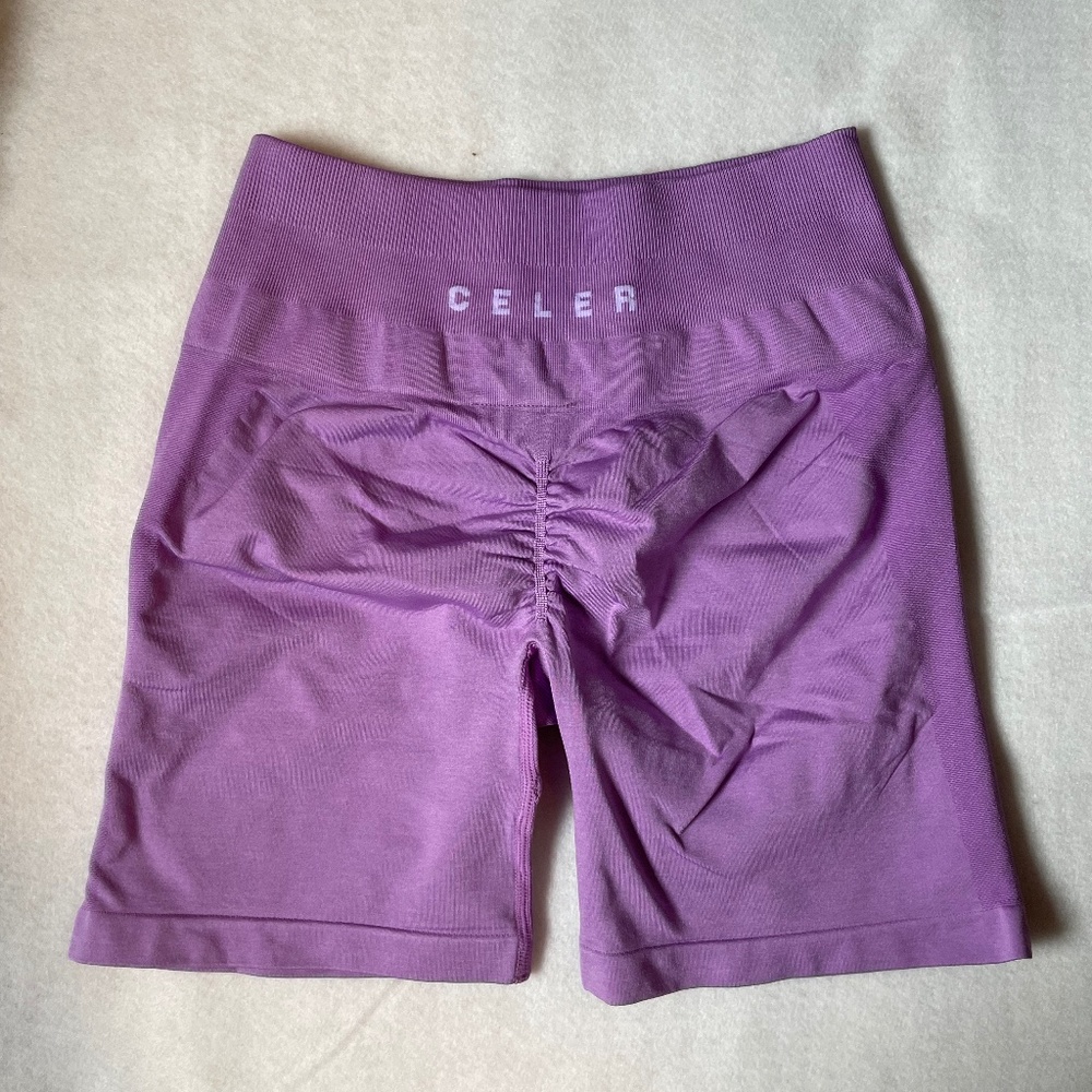 Celer seamless scrunch shorts